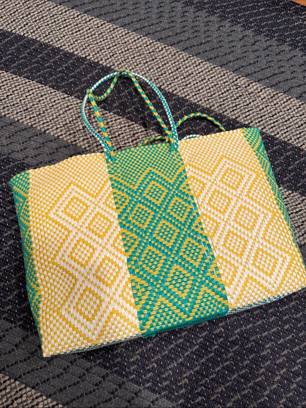 New Handcrafted in Mexico Woven Green and Yellow Tote Bag Pool Bag Beach Bag